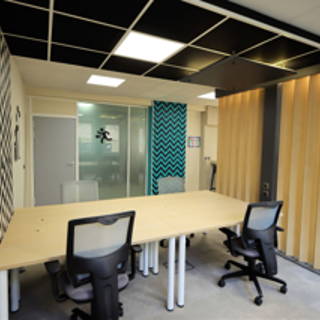 Bureau privé 58 m² 16 postes Coworking Square Roger Genin Grenoble 38000 - photo 4